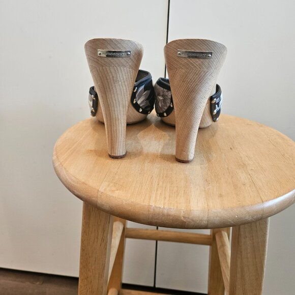 Shoes - Picture 3 of 4